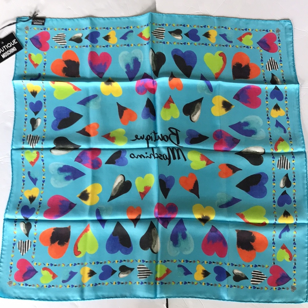 Moschino Silk Scarf Italy Hearts RARE NWT - Picture 7 of 10